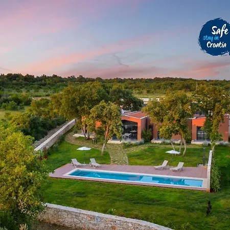 Villa Voliera, Papafigo Glamping-2